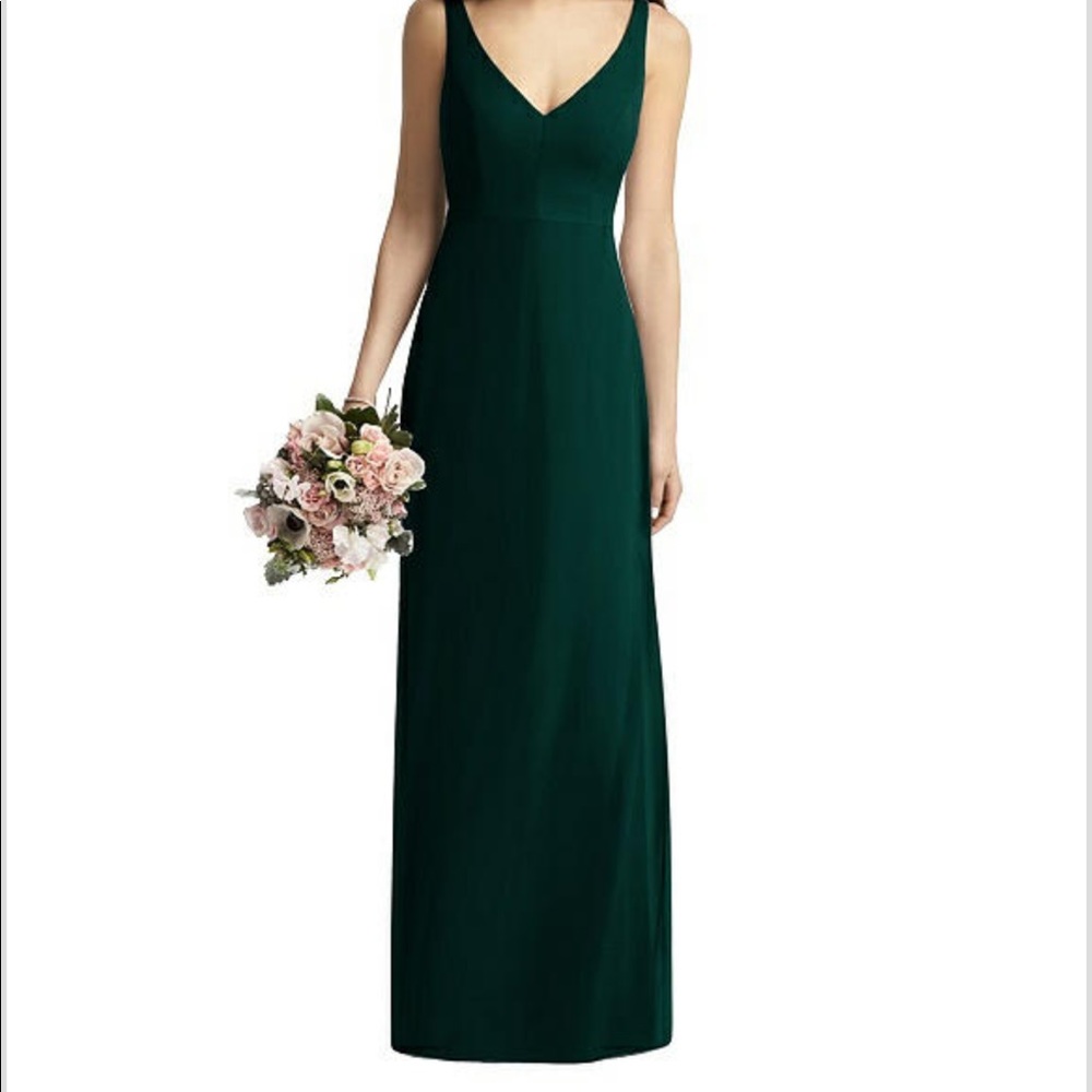 Dessy Sleeveless V-Back Long Trumpet Gown, Evergreen, Size 4